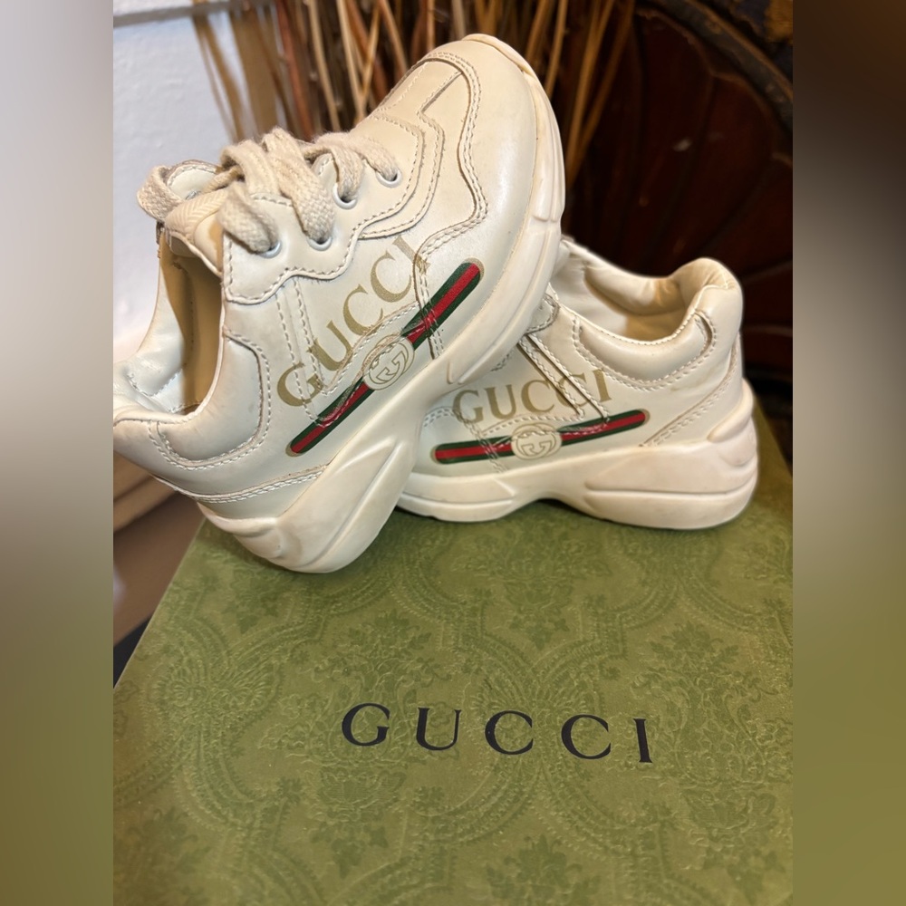 Gucci Toddler Sneakers Pelle Suola Gomma Apollo size 20/US 4. Color Ivoire